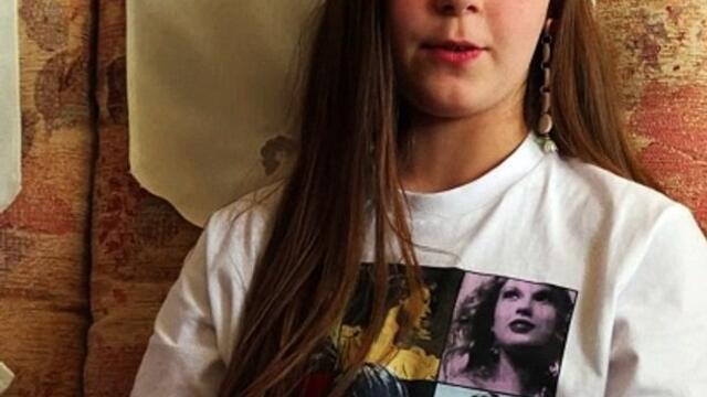 Young Edinburgh Swiftie brings bracelet craze to city care homes