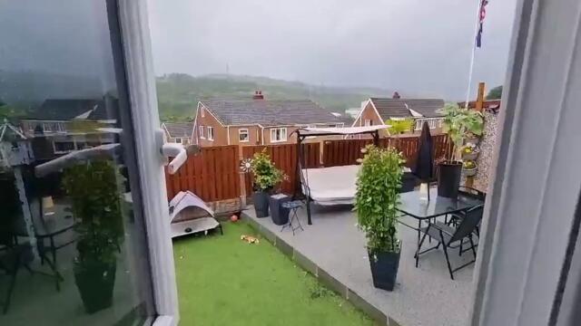 Watch lightning strike which caused power cut in Sheffield