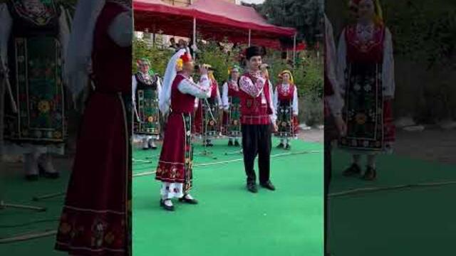 БОРИСЛАВ БОРИСОВ И АНЕЛИЯ КОЛАРОВА - ЗАРАД ТЕБЕ, МОМЕ, МОРИ