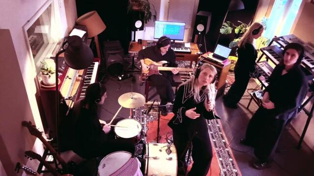 'In My Room' With Phebe Starr