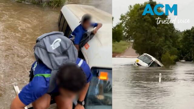 Dad who saved kids from sinking bus wins bravery award