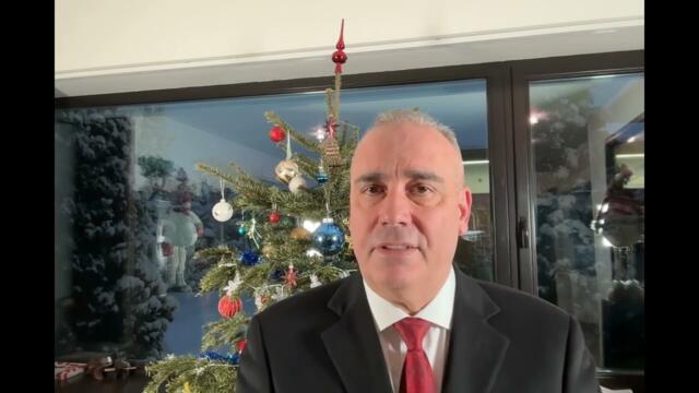 Светли празници и успешна 2025 година! - Петър Клисаров