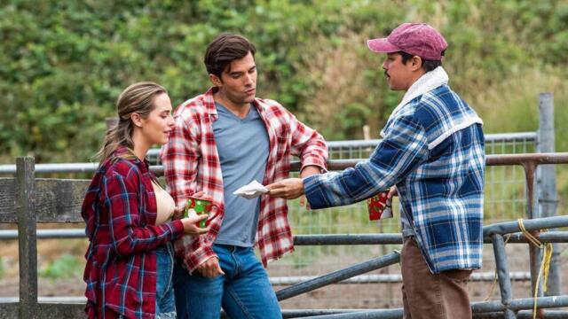 Калифорнийска Коледа: Светлините на града (синхронен екип, дублаж на студио Медиа Линк, 29.12.2024 г.) (запис)