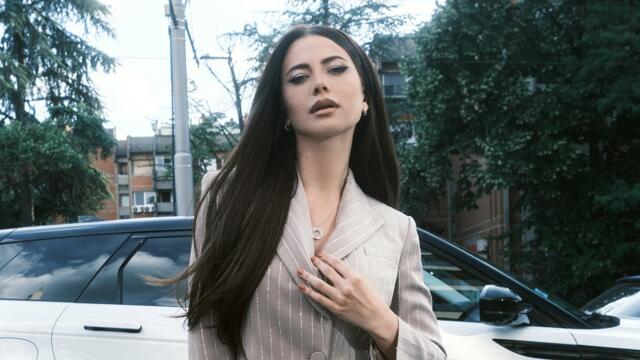 Milica Pavlovic - Ona nosi pradu | ZG Specijal