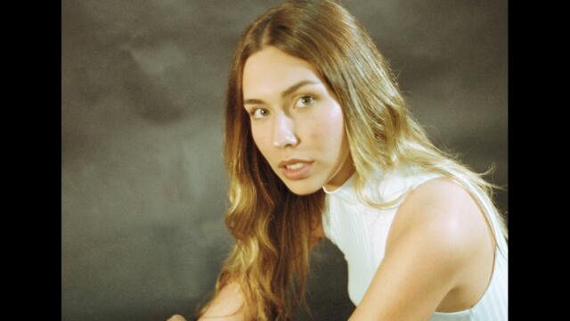 Комшийката от втория етаж Кючек Комшийката Кючеци https://youtu.be/EuX18Q1tFho