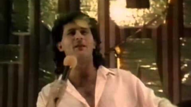 Halid Muslimovic - Ljube mi se tvoje usne - ( LIVE ) - Poselo Godine - ( Hala Pionir 1988 )