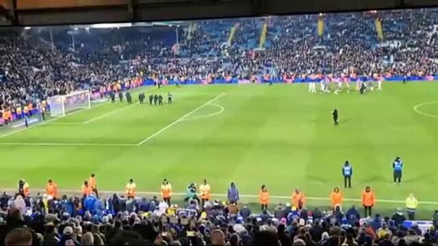 Leeds celebrate 7-0 win against Cardiff