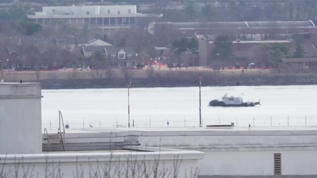 Families of victims visit site of fatal Washington crash