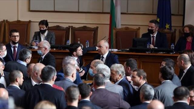 БСП И ПП ПРИВЕТСТВАХА БОРБАТА С КОРУПЦИЯТА, ГЕРБ ЩЕ РАБОТИ ЗА ПРЕДСРОЧНИ ИЗБОРИ (18.3.2022)