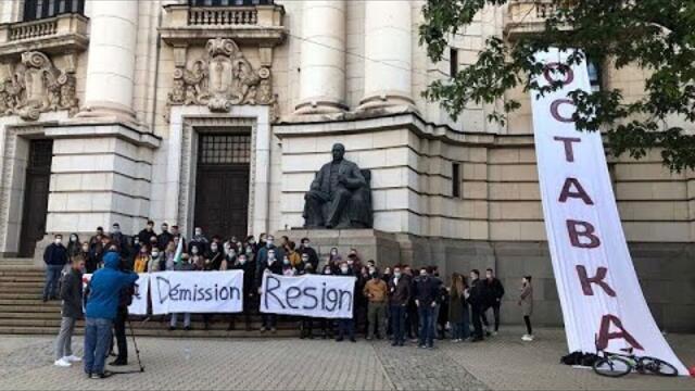 АНТИПРАВИТЕЛСТВЕН ПРОТЕСТ НА СТУДЕНТИ ПРЕД СУ „СВ. КЛИМЕНТ ОХРИДСКИ“ (15.10.2020)