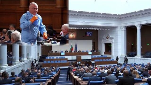 СКАНДАЛ В ПАРЛАМЕНТА С ОСТАВКАТА НА ВЕСЕЛИН МАРЕШКИ