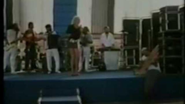 Lepa Brena - Udri Mujo