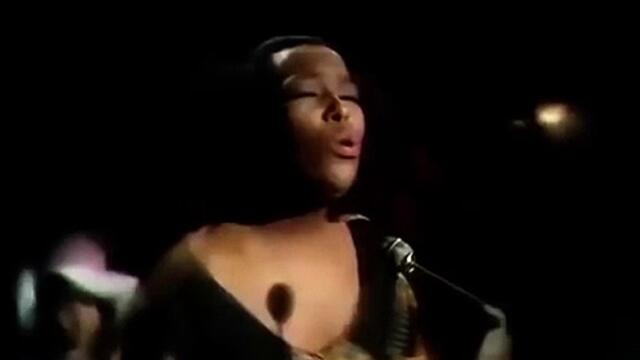 Roberta Flack chante "The First Time Ever I Saw Your Face" en live (1972)
