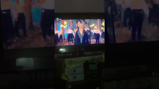 Прекрасна певица си десита аз съм ти фенка на теб благодаря ти много