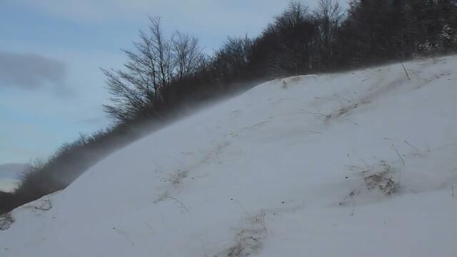 Пориви на вятъра в снега