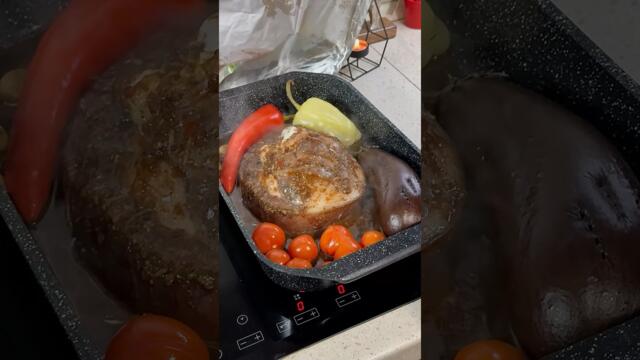 Вкусный ужин 🥘 Быстро и просто Свиной окорок с овощами #рецепти #готовимдома #вкусно #ужин