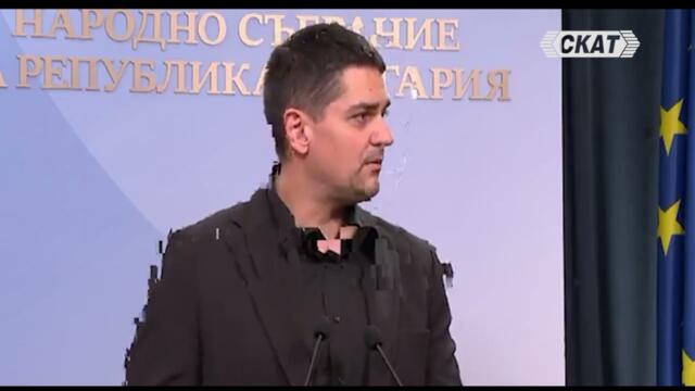 Радостин Василев - Все още искаме оставката на Киселова. За вота на недоверие и за протеста утре.