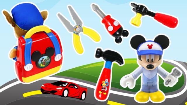 Mickey Mouse Repairs Cars with His Toy Mechanic Tools!