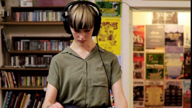 Why are compact discs becoming popular again?