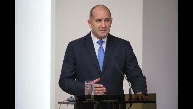 Радев: Стабилността на правителството зависи от "архитектите на мнозинството" - Борисов и Пеевски