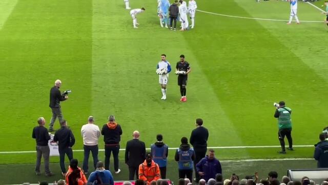 Captains lay wreaths in Chris and Kev's memory
