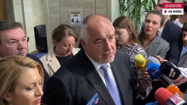 Борисов: Ще ги оставя да ми се катерят по гърба, докато влезем в еврозоната