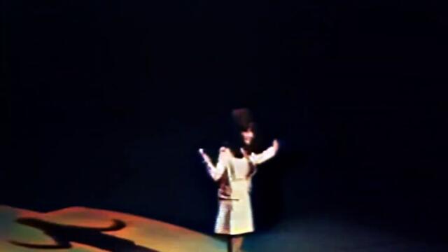 The Ronettes chantent "Be My Baby" en live