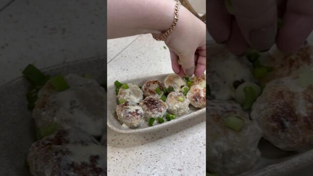 Сочные фрикадельки в сливочно-чесночном соусе за 20 минут!