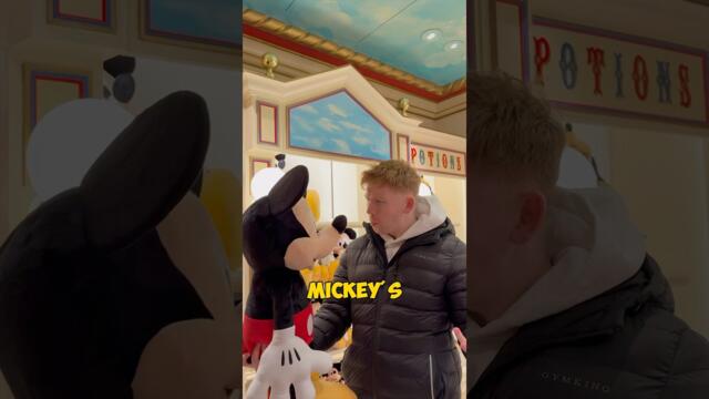 What Football Team Does Mickey Mouse Support? ⚽️