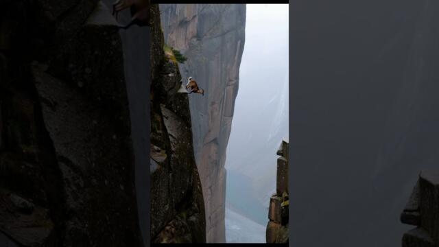 Nature’s Daredevil: Mountain Goat Leaps Across a Canyon with Perfect Precision 🐐/Peak Jumper