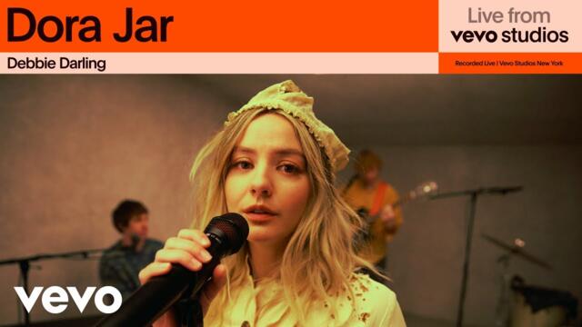 Dora Jar - Debbie Darling (Live From Vevo Studios)