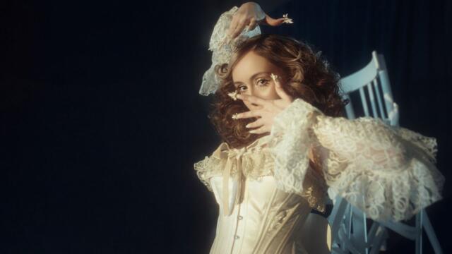 Dara Ekimova - c'est la vie (Official Video)