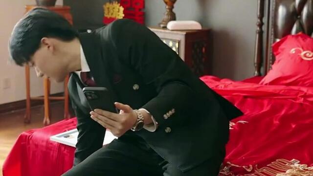 Beneath the silent breeze