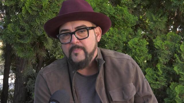 Устата отива на 9 май в Москва. Каква разказа той за песента "На Европа дъската ѝ хлопа"?