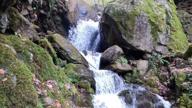 Компас /199/ Водопад над село Яворница