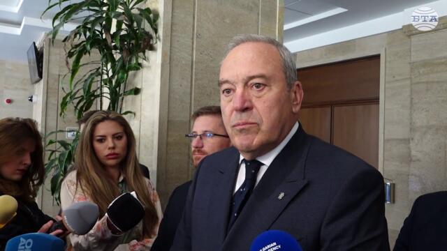 „Възраждане“ поиска световноизвестни икономисти да направят анализ на рисковете и ползите от еврото