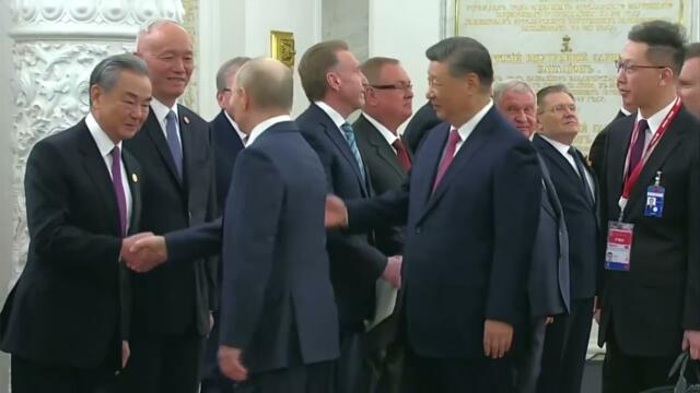 Copy of 🔴 LIVE: Vladimir Putin hosts President Xi at the Kremlin before WW2 anniversary events