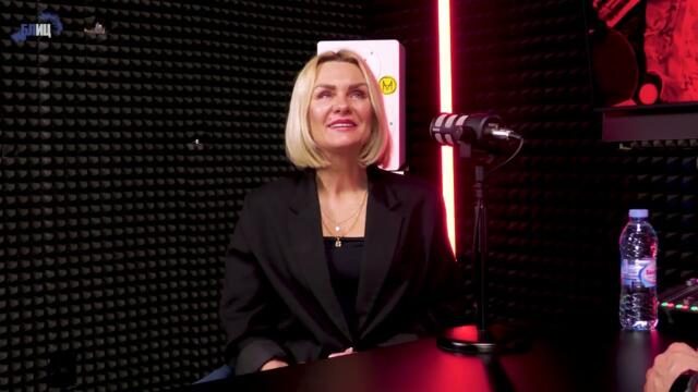 БЪЛГАРКА С ВАЖНА РОЛЯ ЗА УСПЕХИТЕ НА ПСЖ! Анна Луканова-Якубовска пред БЛИЦ Live