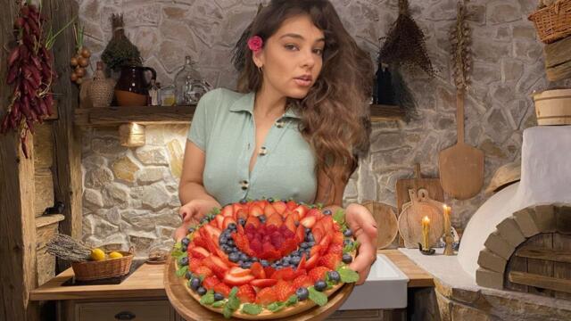 French fruit tart with Pastry Cream (Crème Pâtissière)