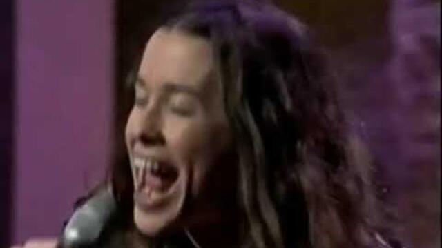 Alanis Morissette - You Oughta Know (Live at David Letterman, 8/17/1995)