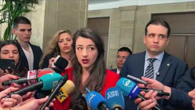 ПП-ДБ с акция към Пеевски: Иска санкциите по "Магнитски" да важат и у нас