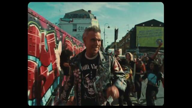 Robbie Williams - Rocket (Official Video)