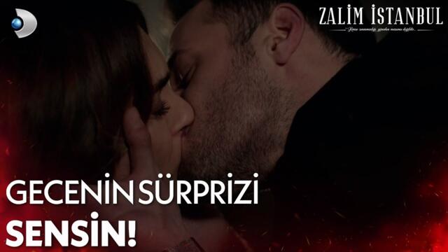 Cenk, Cemre'nin dudağına yapıştı! - Zalim İstanbul