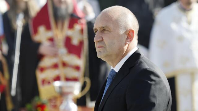 Румен Радев: Предложеният от мен референдум не е срещу еврото, институциите са слаби