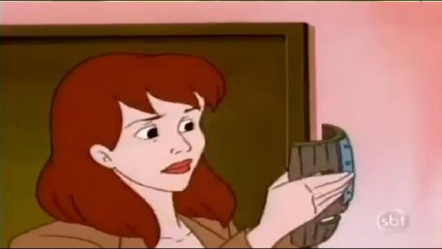 PEGGY COLOCA A MÁSKARA