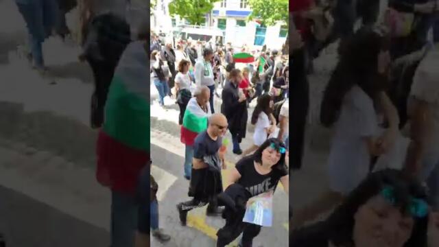 270хил. по официални данни на МВР! Медиите на Пеевски и Прокопиев мълчат! СТРАХ ТРЕСЕ КОЧИНАТА!