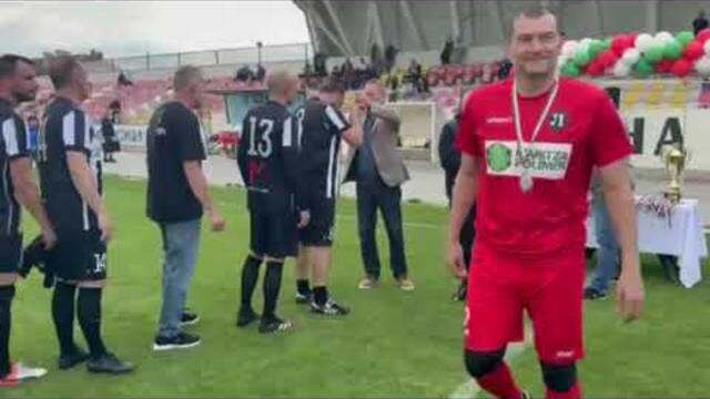 Тигри мятаха Бойко Борисов във въздуха! Витоша (Бистрица) отново е шампион на България