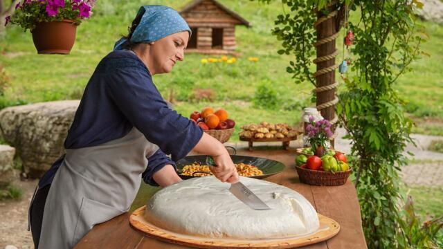 Mozzarella Cheese Made the Traditional Way! A Generational Craft in our Village