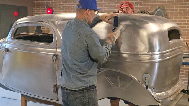 Buckle up, this episode is a full one... metal slapping, priming, and prep work for the next panel 👏