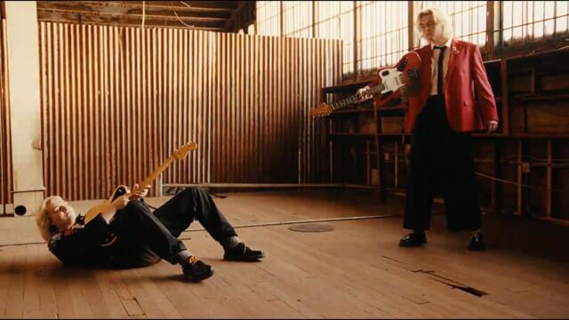 Vienna Vienna - Cashgrab (Official Music Video)